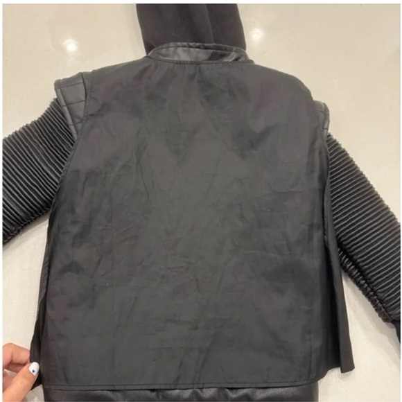 Disney Star Wars Boys Faux Leather Jacket Sz 3 Darth Vader 98cm Halloween Cape - Picture 7 of 8